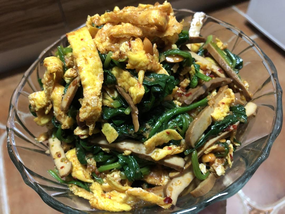 堂妈小厨——鸡蛋皮拌菠菜