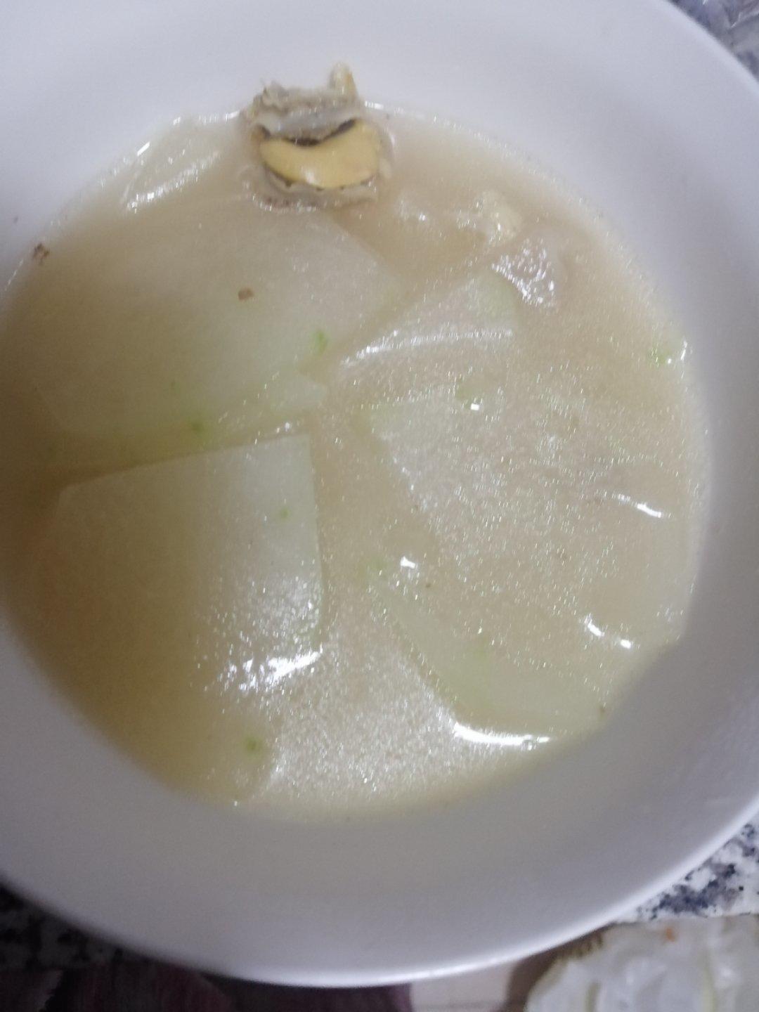 素冬瓜汤很鲜美，夏秋食用解暑降躁