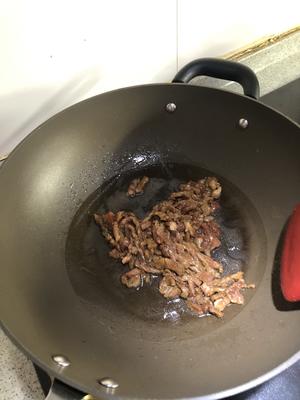简单易学的 扁豆肉丝焖面的做法 步骤3