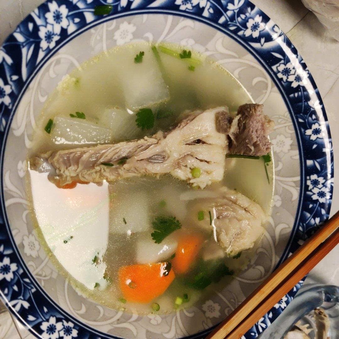 清炖滋补羊排汤