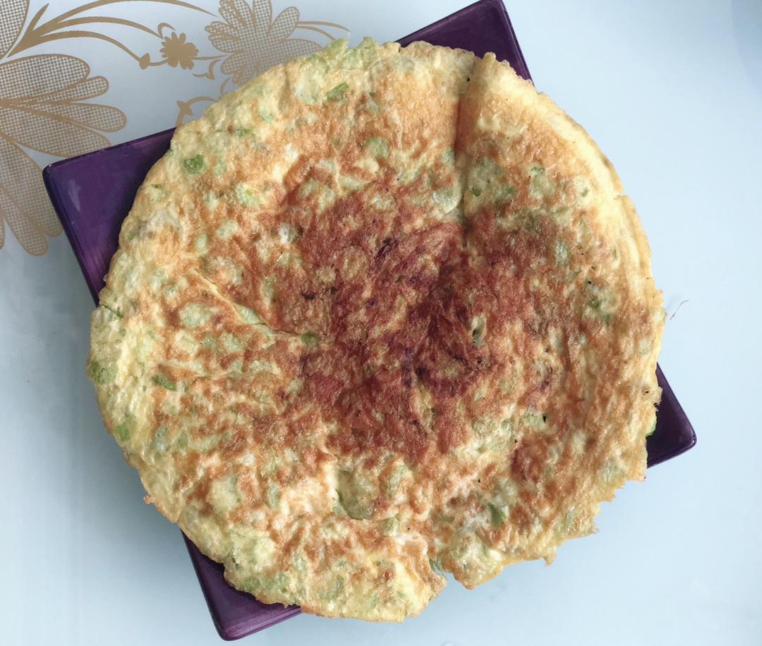 香芹蛋饼懒懒福利的做法