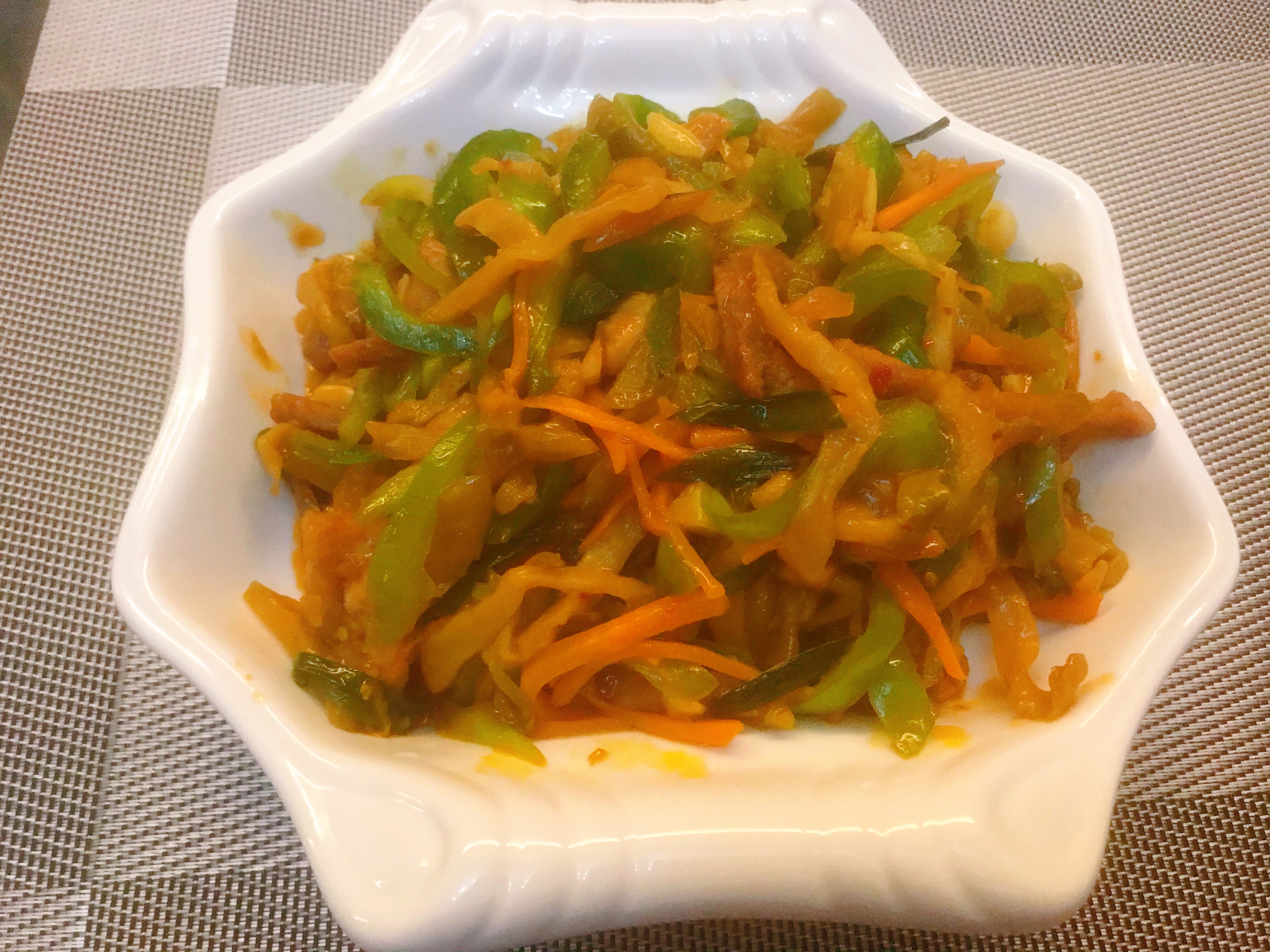 青椒肉丝炒榨菜的做法