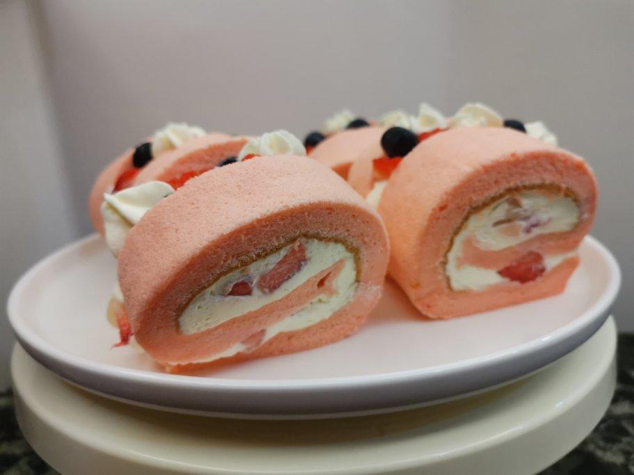 草莓蛋糕卷