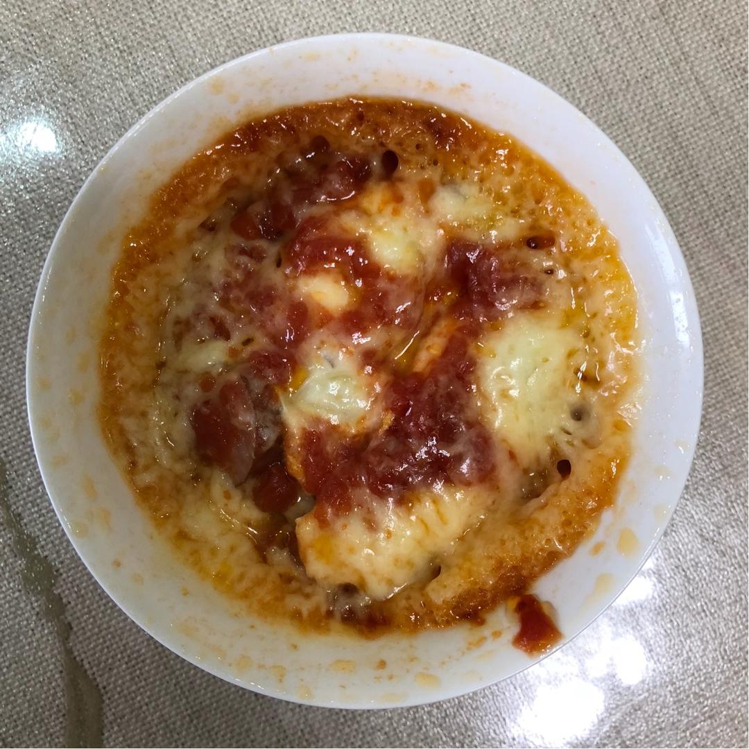 只需摆好材料去微波！惊艳全家的早餐端上桌：香肠奶酪烘蛋