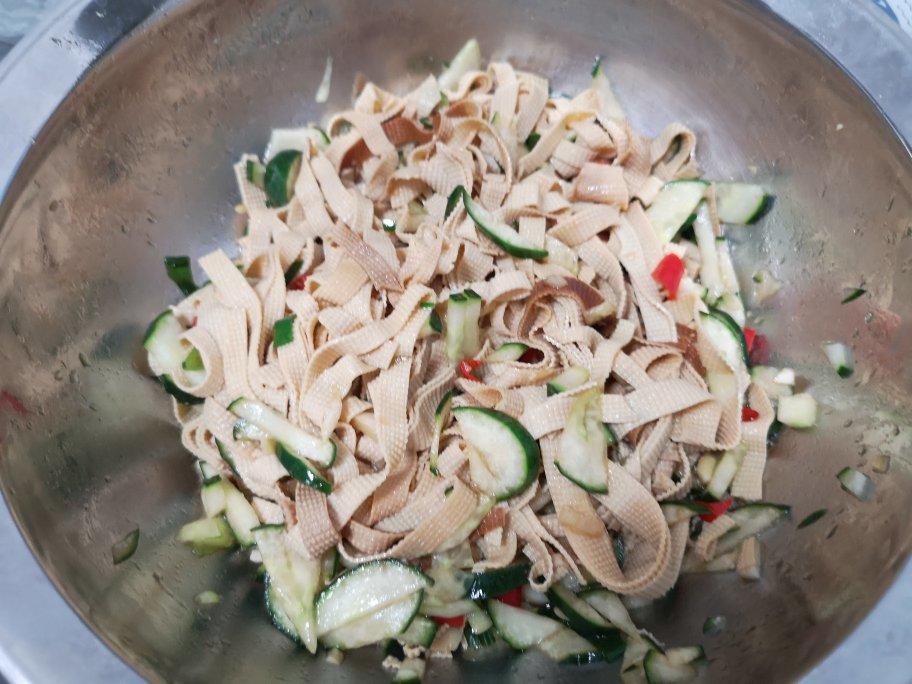 超级爽口开胃的凉拌豆皮