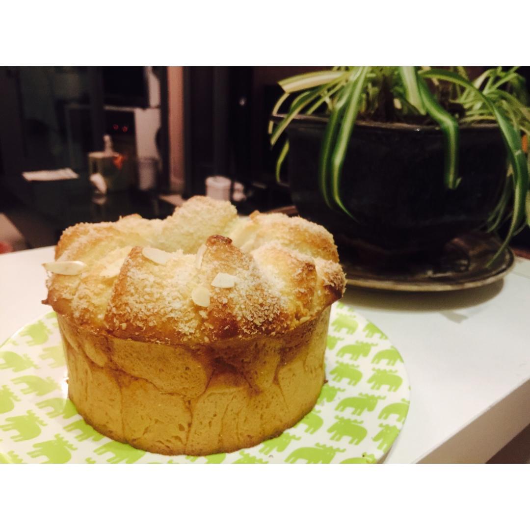 日式香浓炼乳面包