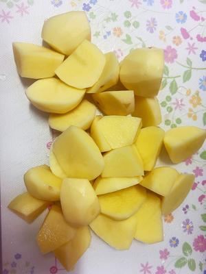 黄焖牛筋土豆的做法 步骤3