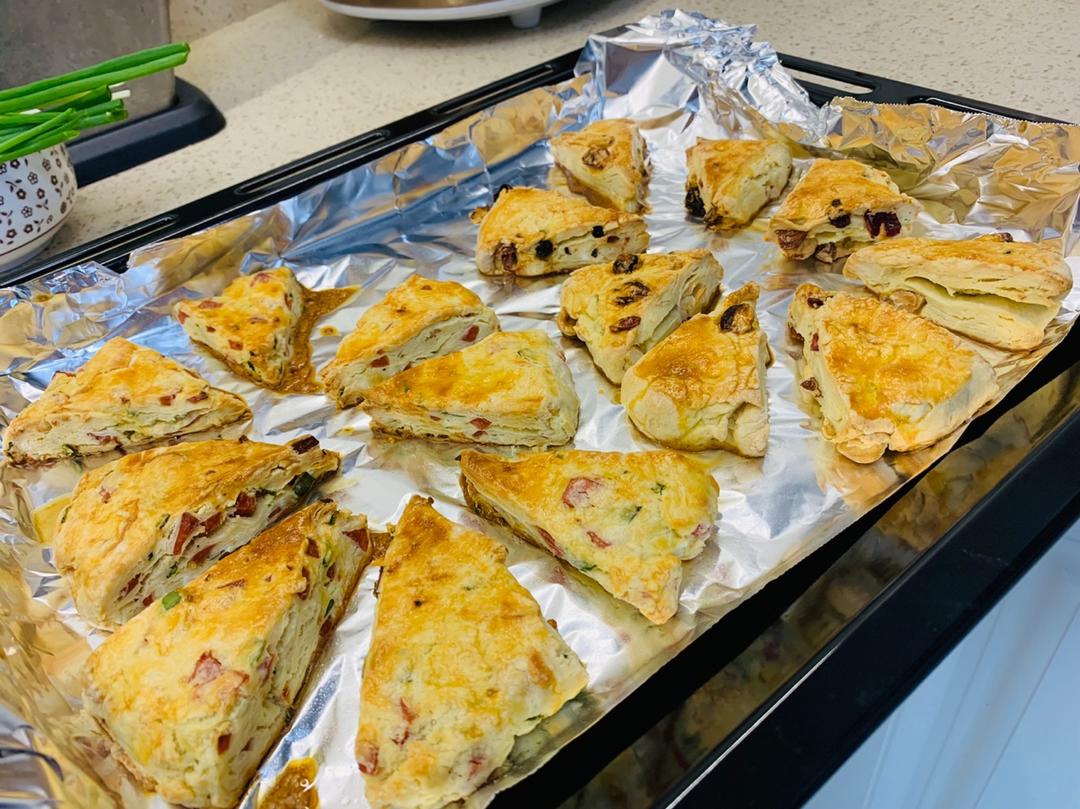 超快手全麦香葱火腿司康