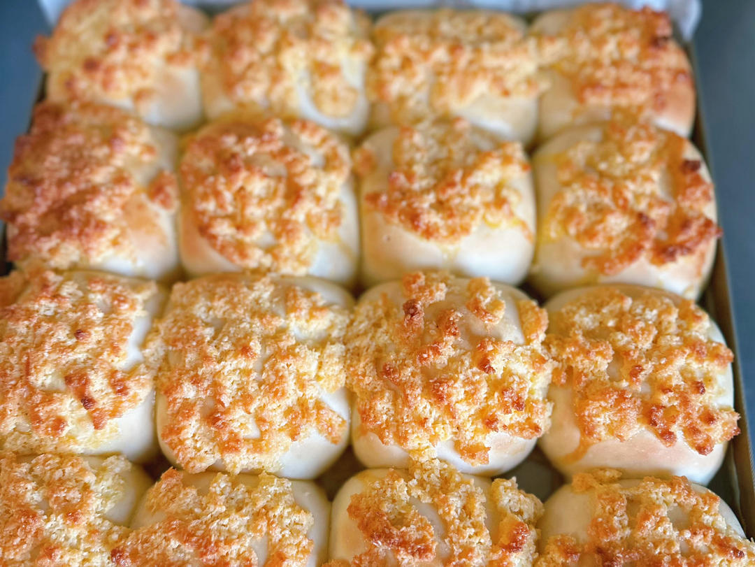 椰蓉小餐包。柔软拉丝，椰香浓郁