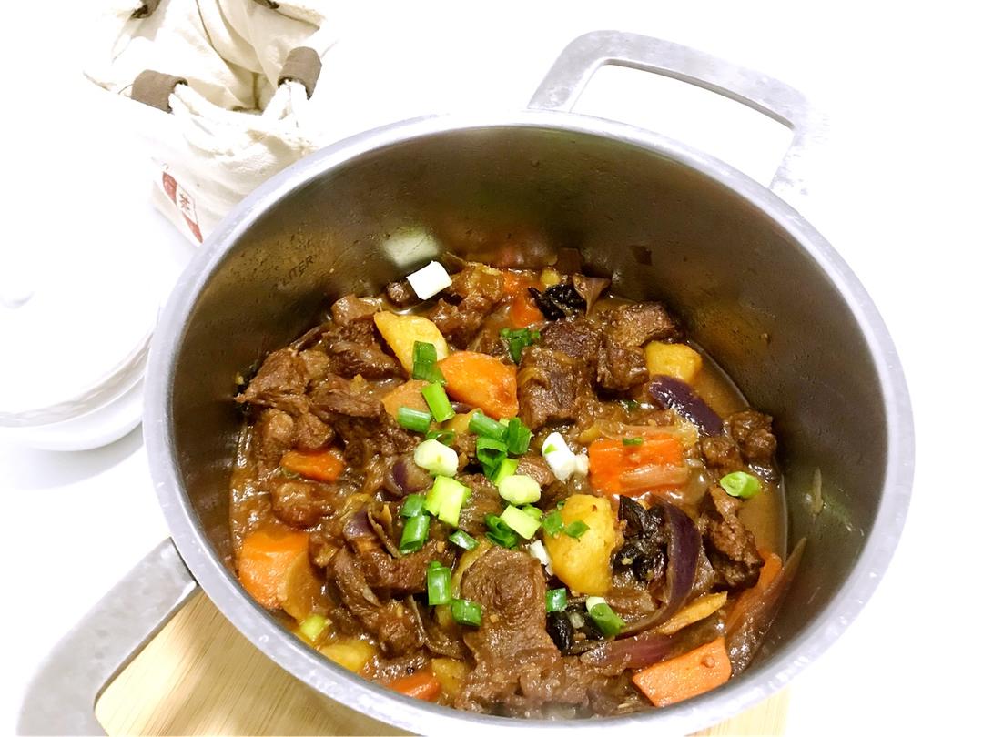 胡萝卜土豆烧牛腩