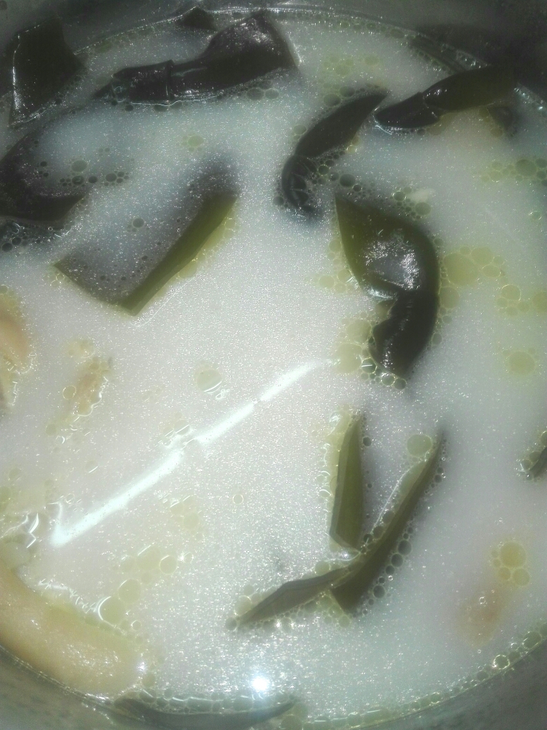 猪脚海带汤