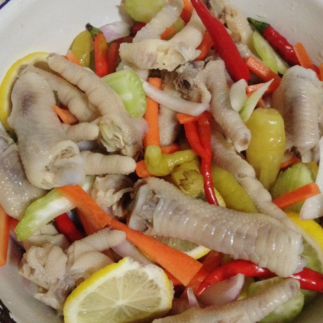 伊小青做的秘制泡椒凤爪