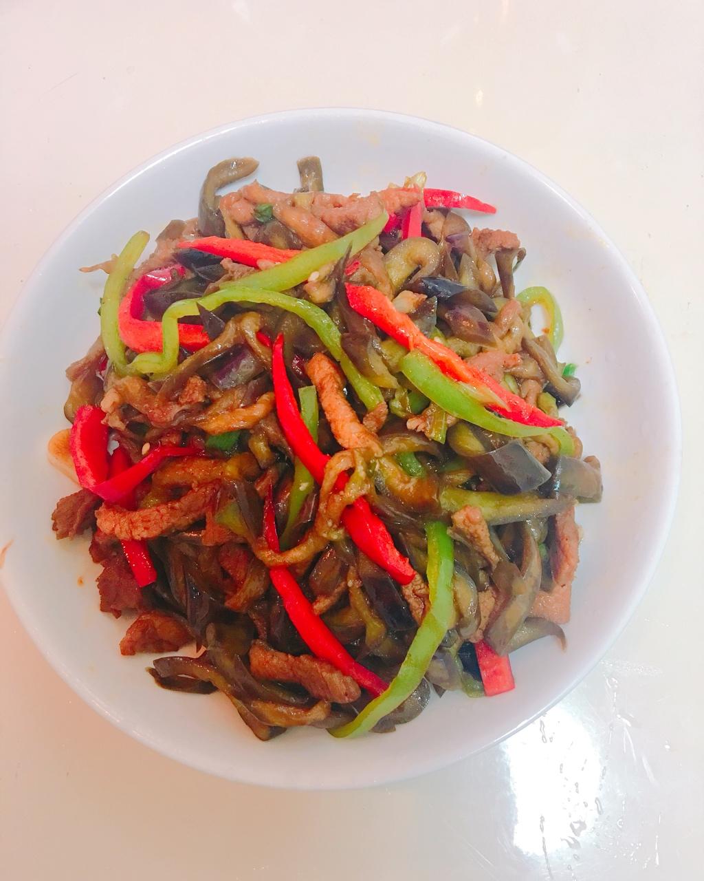 堂妈小厨——辣椒炒茄丝