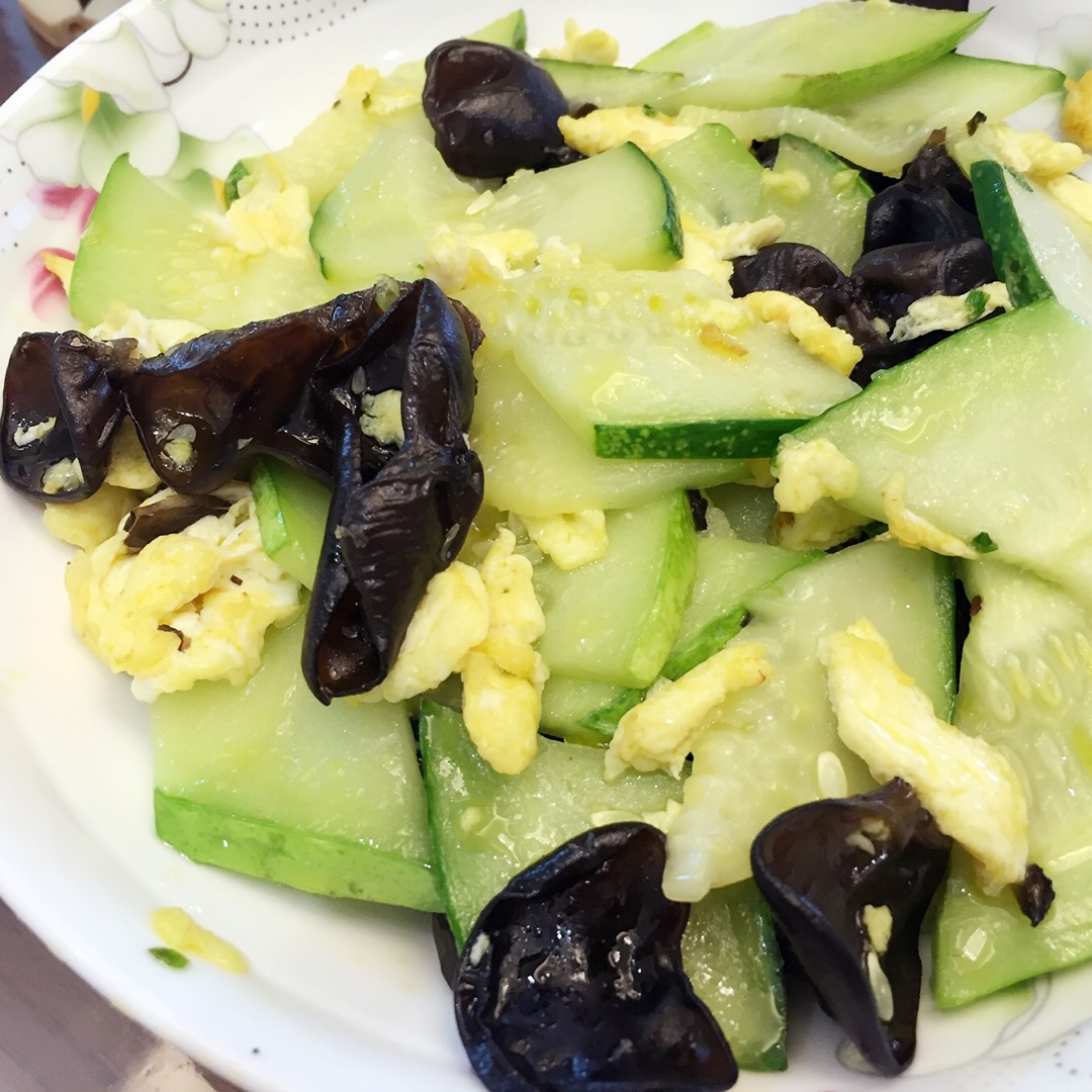 黄瓜木耳炒鸡蛋