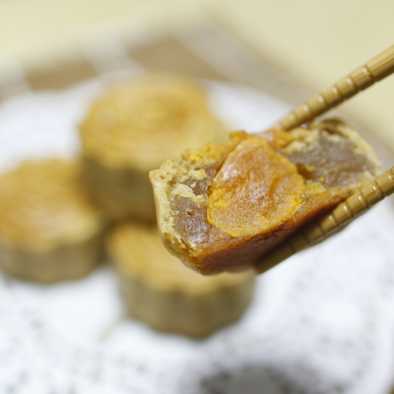广式月饼——蛋黄莲蓉月饼
