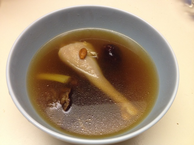枸杞红枣乌鸡汤