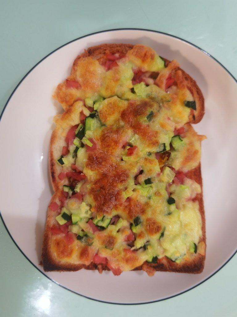 简单快手早餐美食~吐司披萨