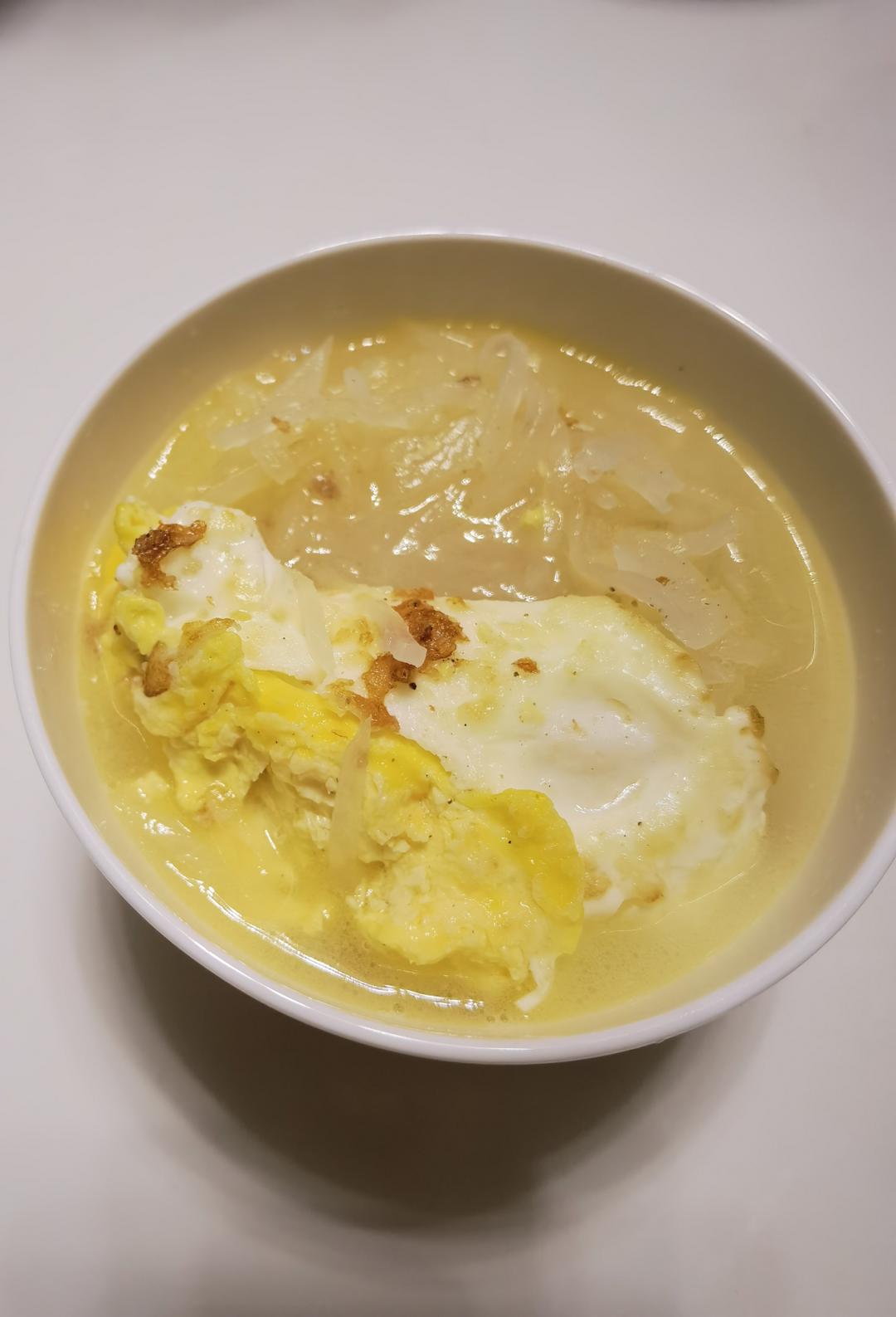奶白鲜香的萝卜丝煎蛋汤