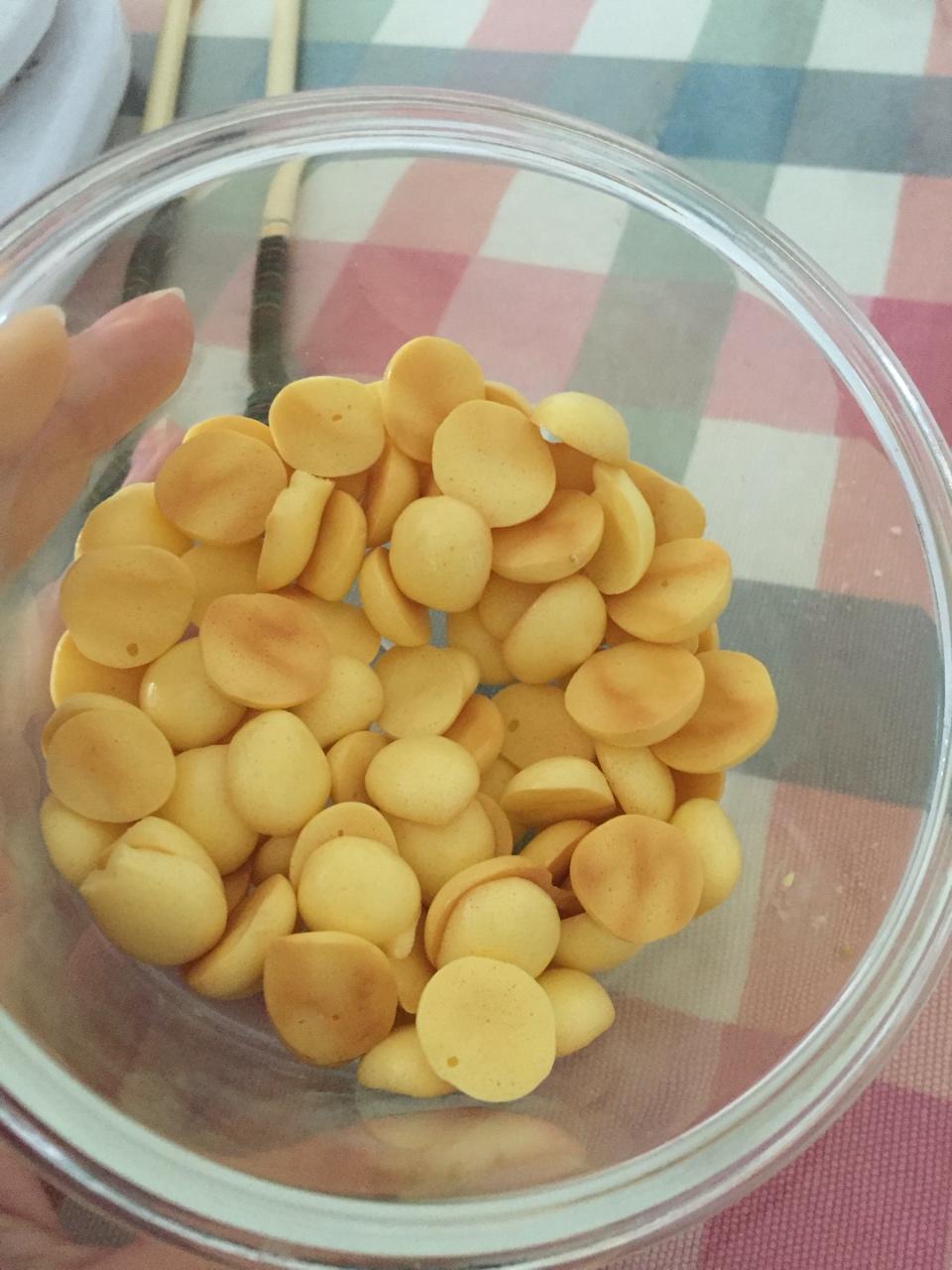 入口即化的无添加蛋黄溶豆