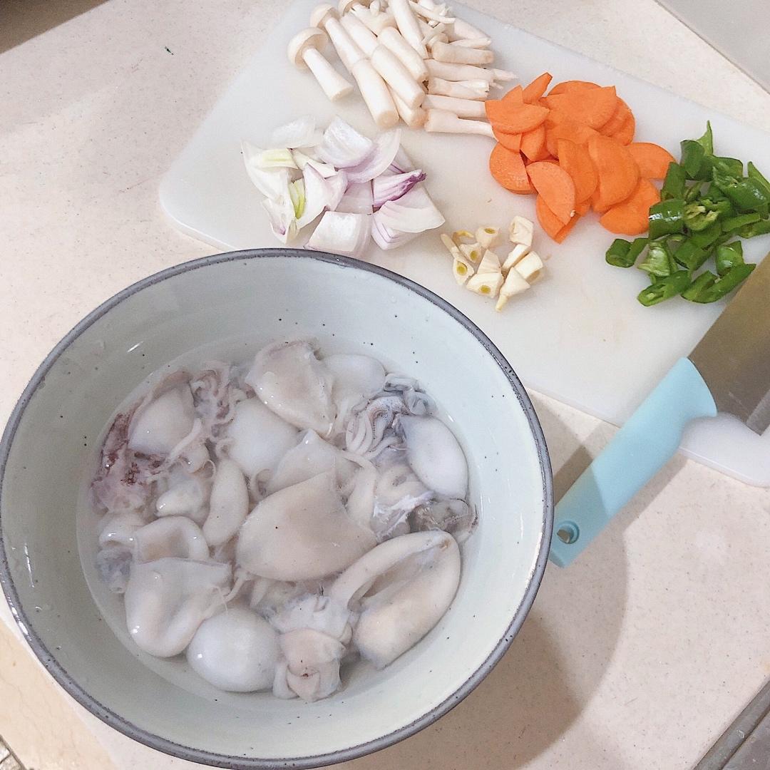 爆炒墨鱼仔