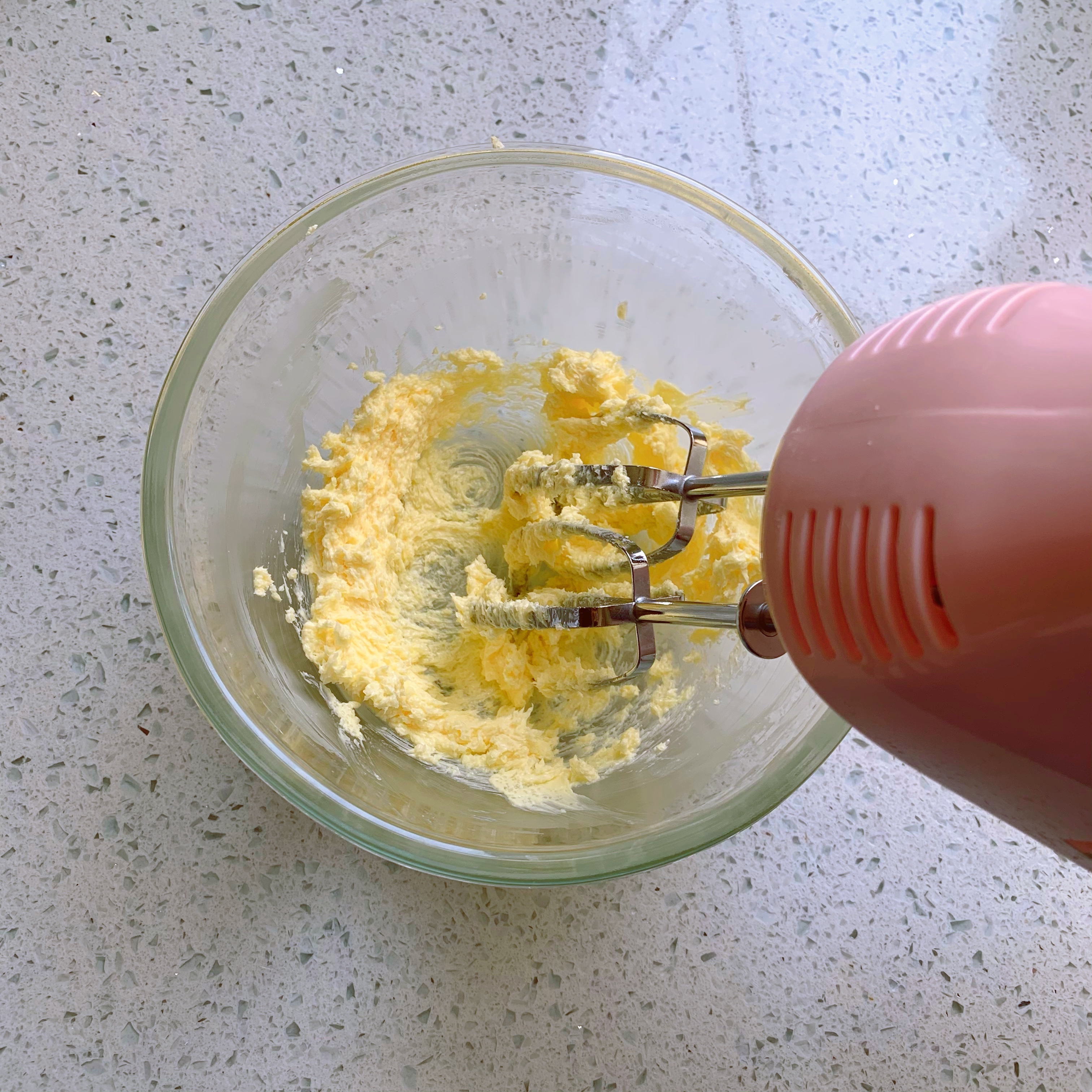巨好吃0⃣️食材‼️酥到掉渣的淡奶油曲奇的做法 步骤2