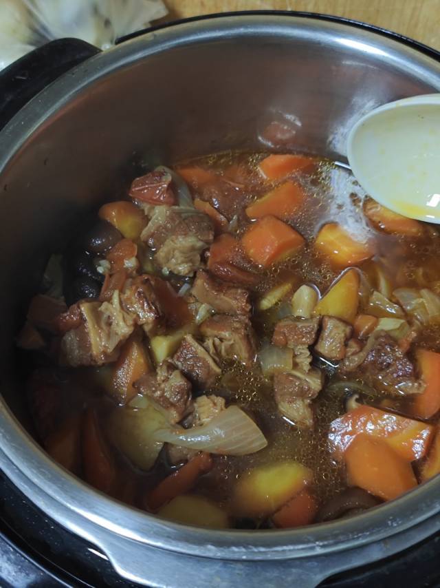 番茄土豆炖牛腩