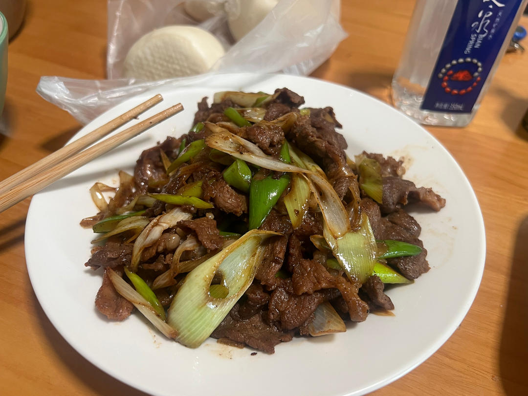 【嗷呜】老北京葱爆羊肉