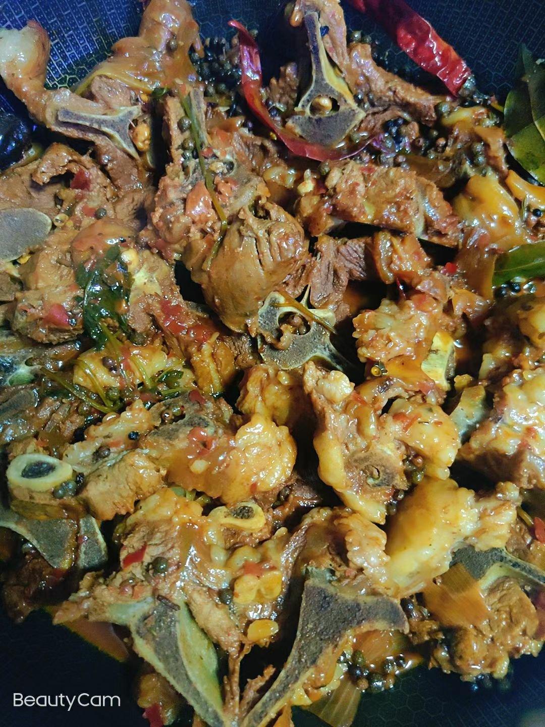 堂妈教你做红汤羊蝎子火锅