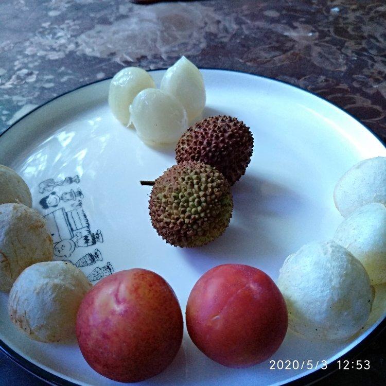 万胜节来了，小朋友说你还会做什么鸭。西梅