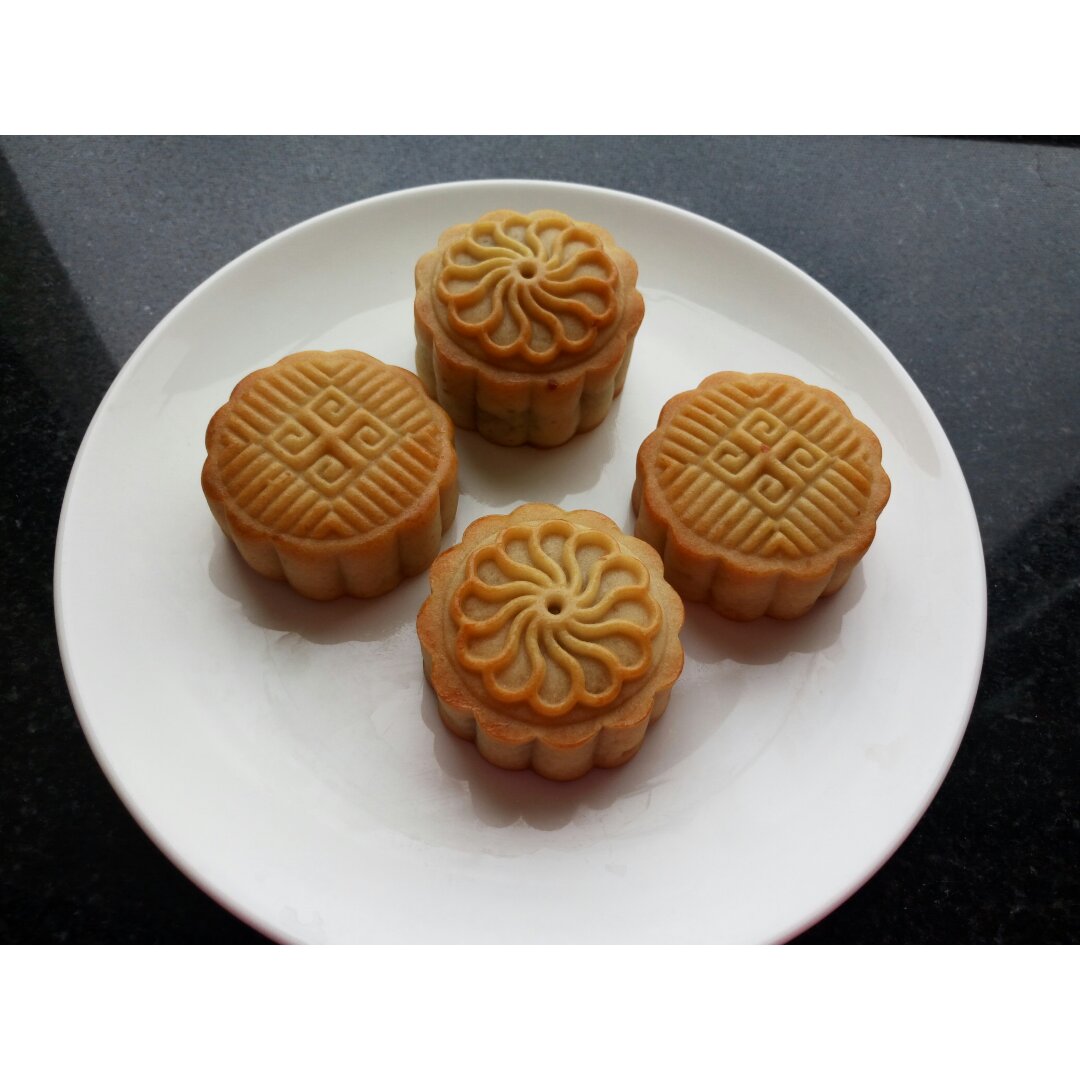 广式月饼—蛋黄莲蓉月饼