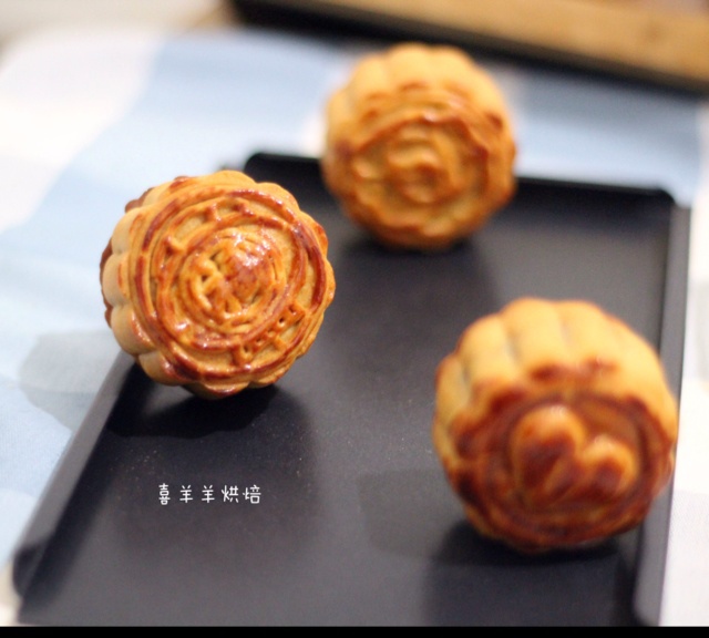 广式月饼——蛋黄莲蓉月饼