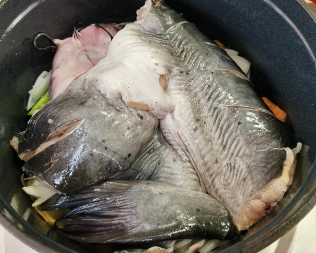 清江鱼怎么做好吃又简单（清江鱼怎么做好吃）-第2张图片-潮百科