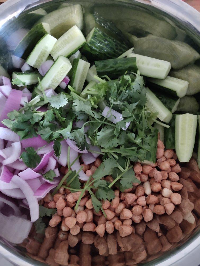 夏天花生这样做真的嘎嘎香～下饭又下酒