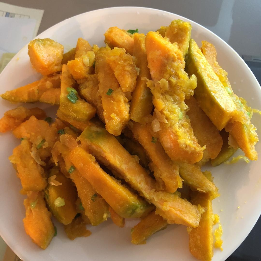 咸香软糯的快手菜--咸蛋黄焗南瓜