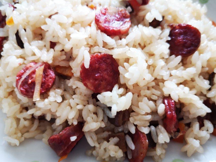 电饭锅版香菇腊肠饭