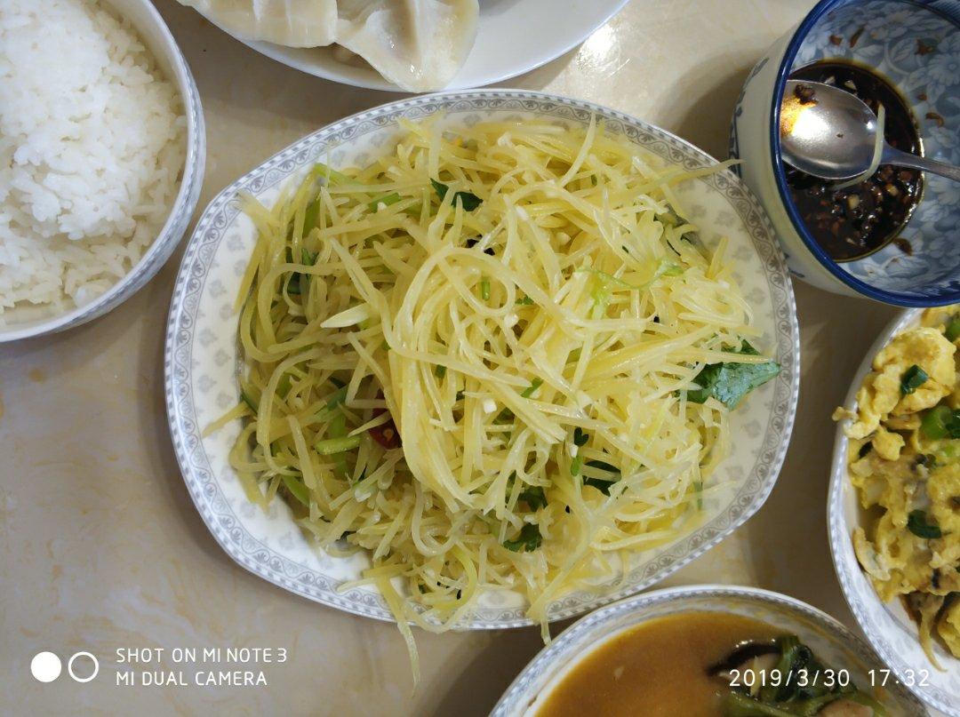 在家做出媲美饭店的凉拌土豆丝