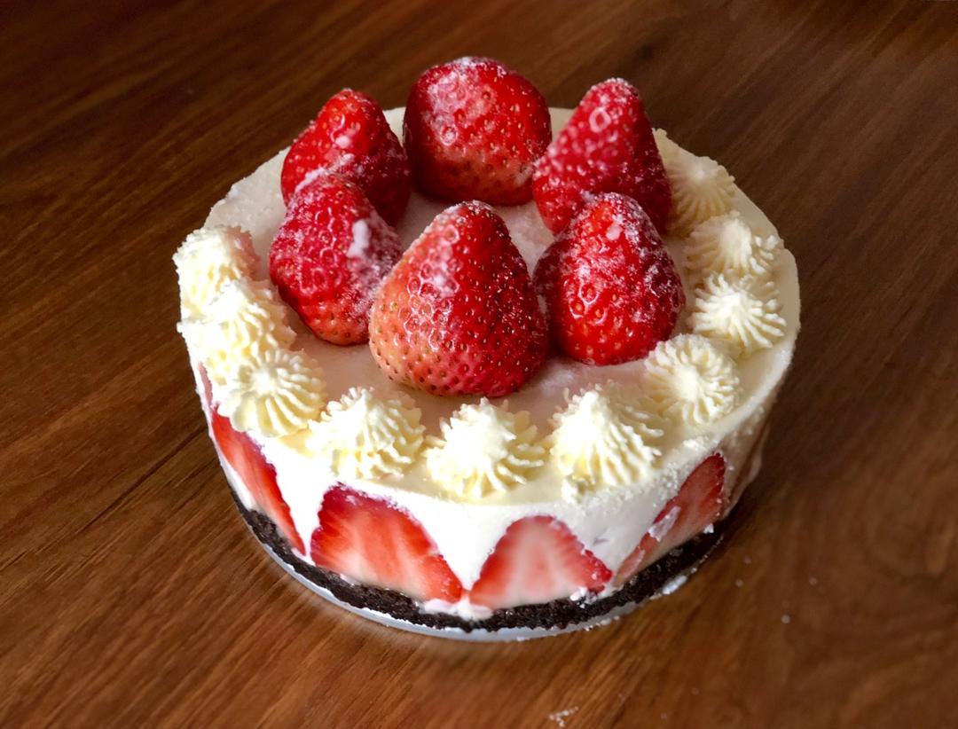 超简单的草莓芝士蛋糕