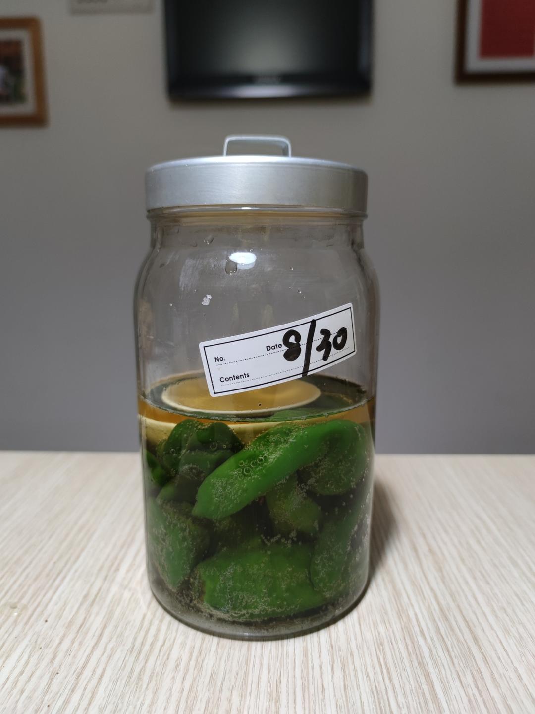 啤酒泡辣椒，坛子酸辣椒， 炒肉炒鸡杂都好吃！