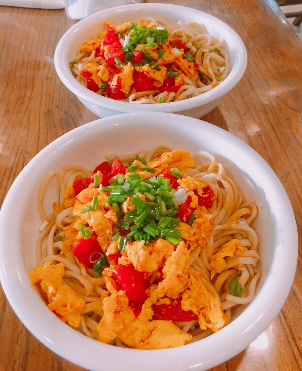 抹茶不爱猫做的番茄鸡蛋拌面