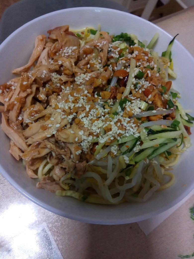 鸡丝凉面