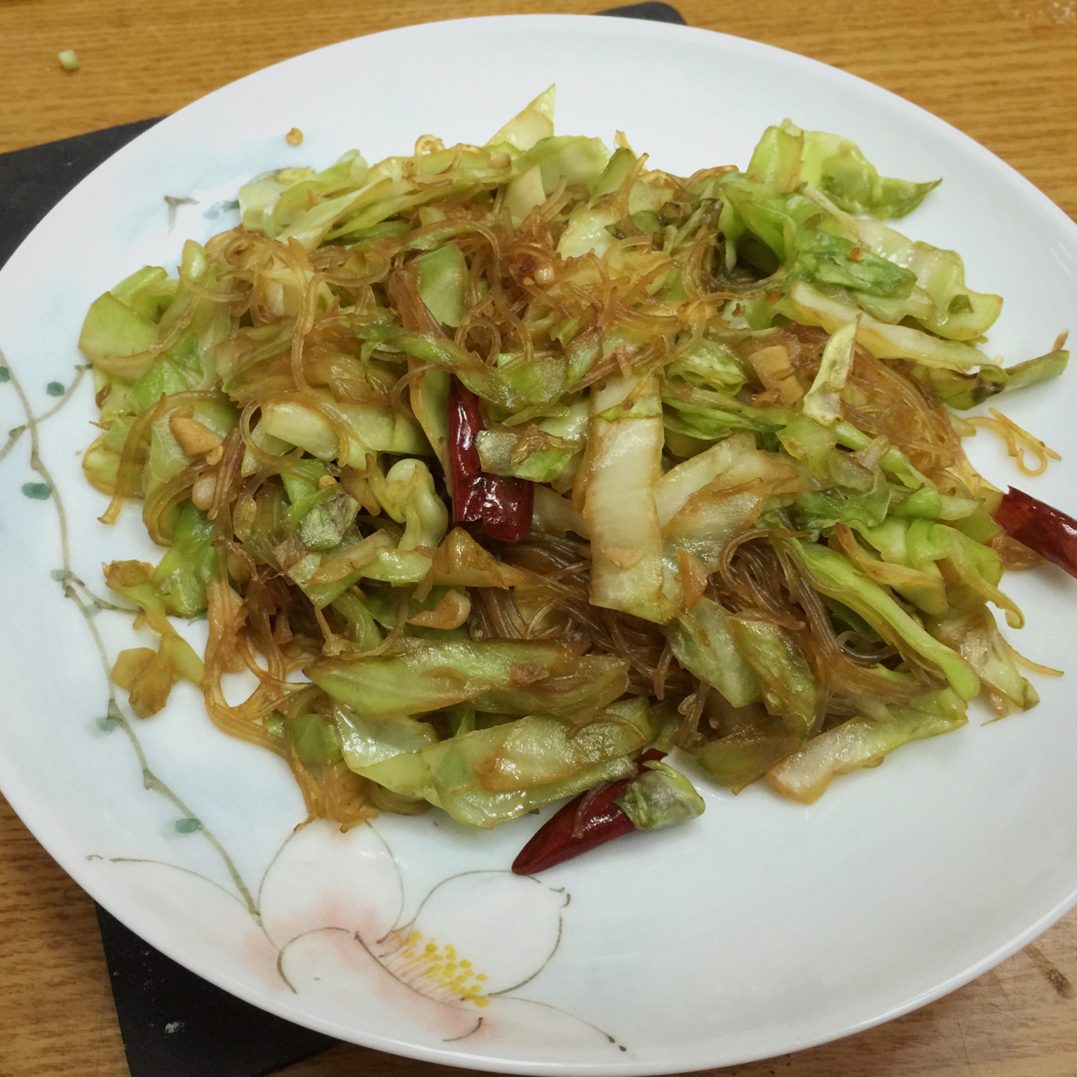 包菜粉丝炒鸡蛋