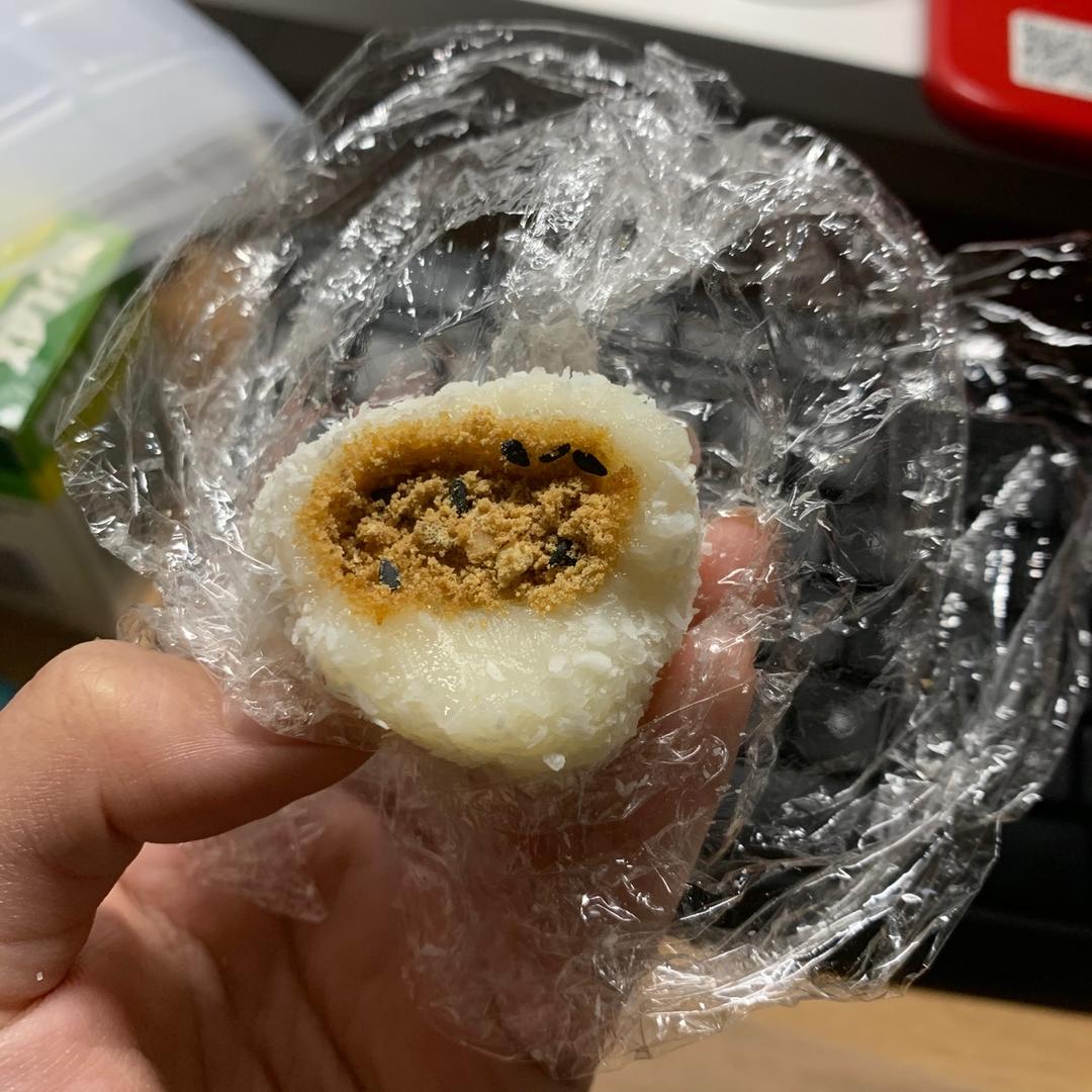 自制糯米糍（花生黑芝麻和豆沙夹心）