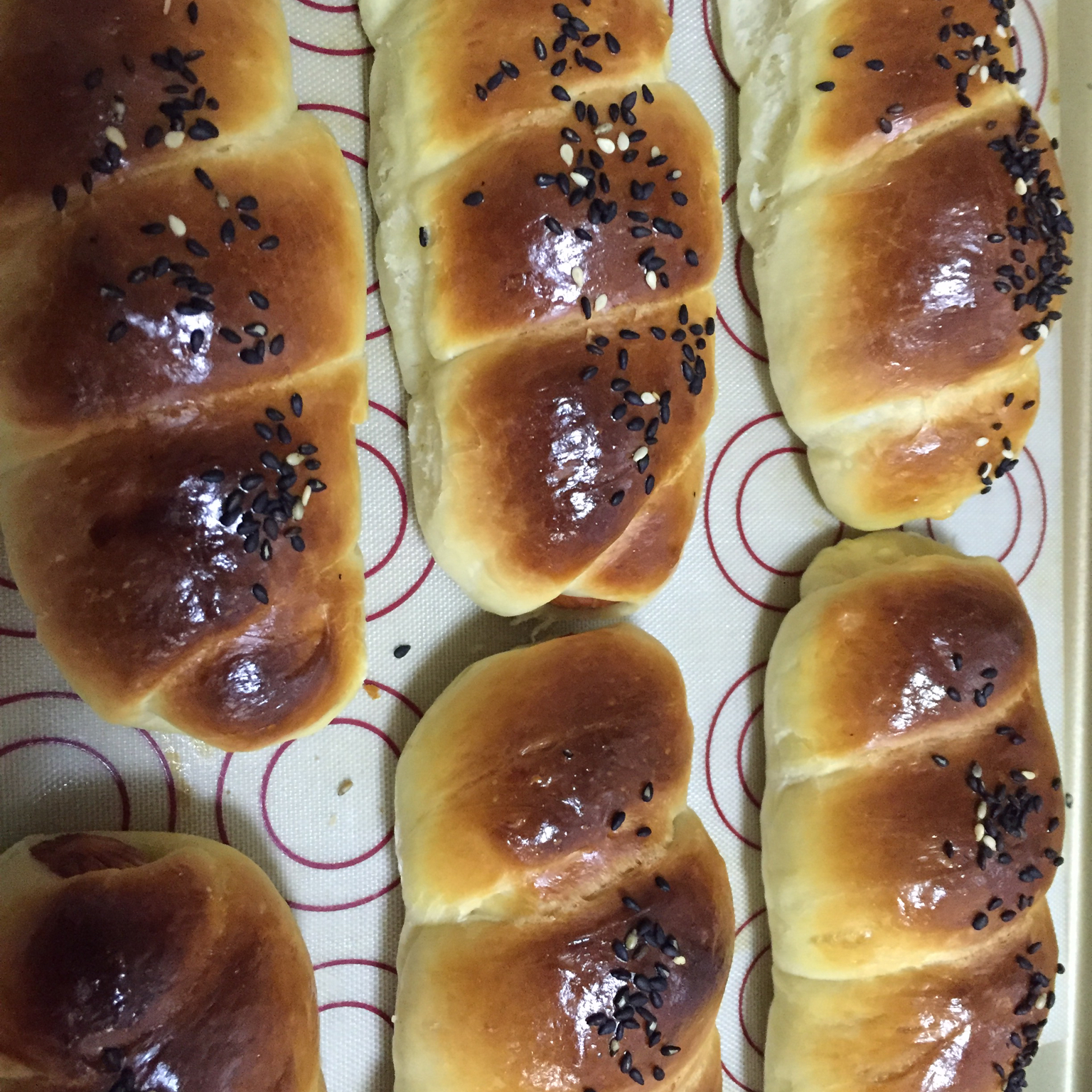 个人比较喜欢的一款面包方子(适合咸味素材的面团）