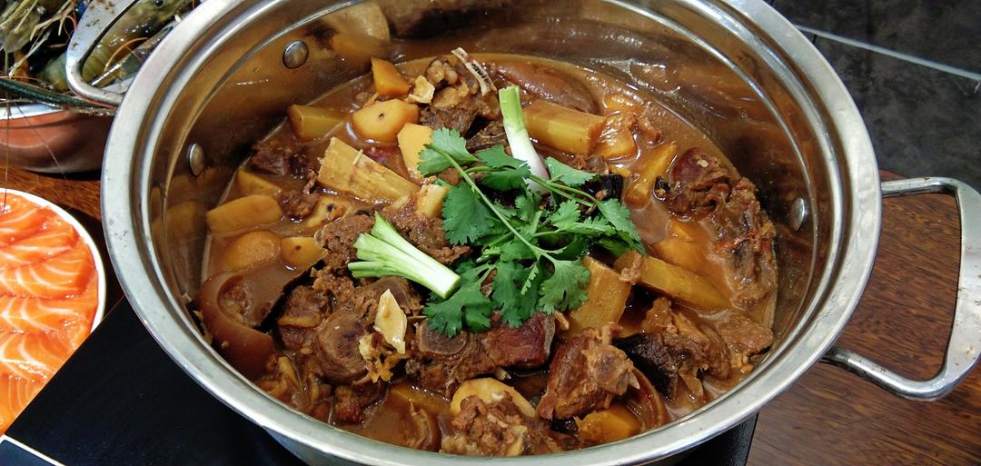 【红烧羊肉煲】