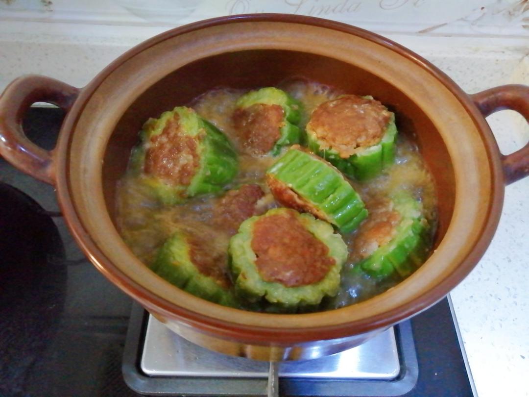 厨师长教你：“苦瓜酿肉”的家常做法，口感和味道很棒，先收藏了