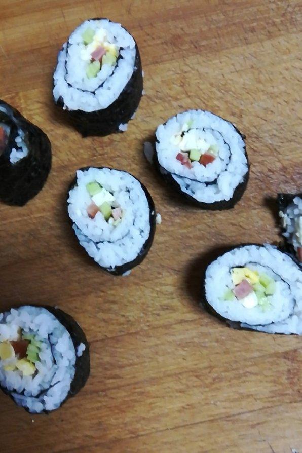 紫菜卷寿司