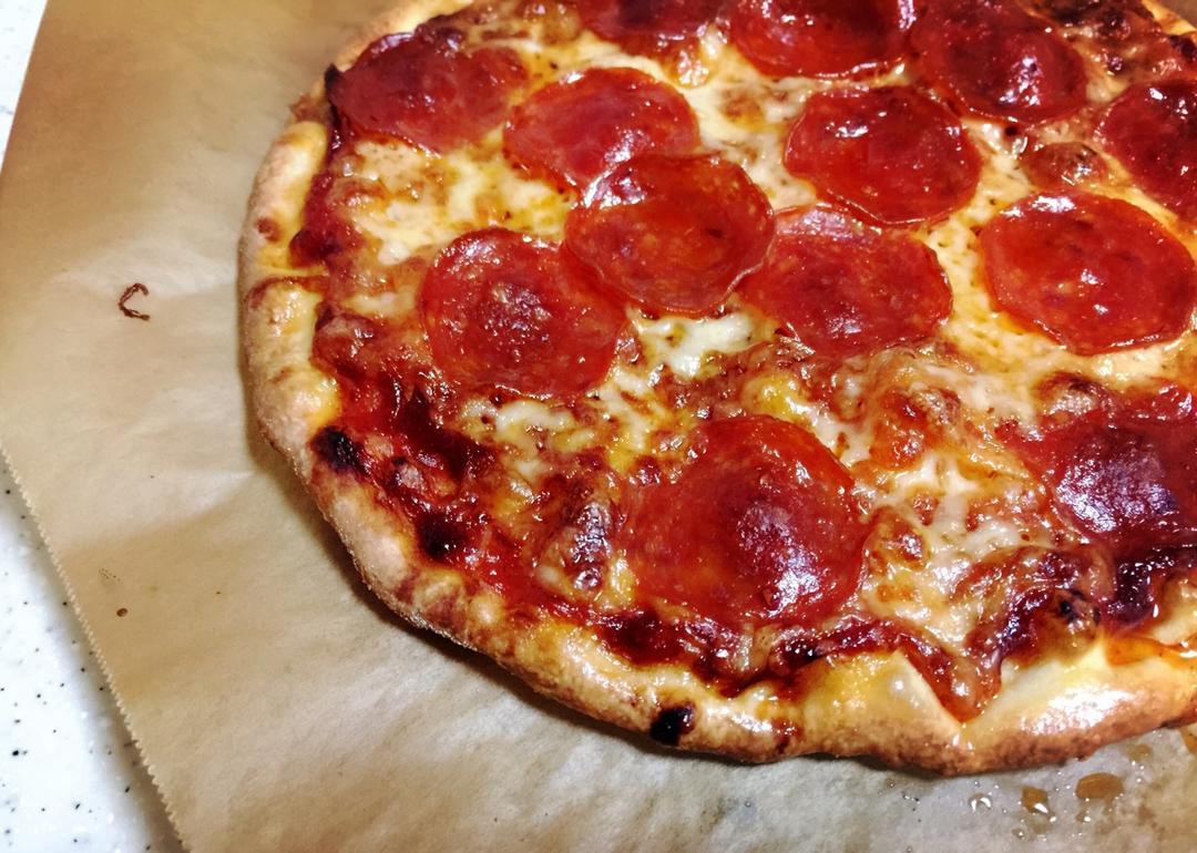 萨拉米薄底披萨 Salami Pizza