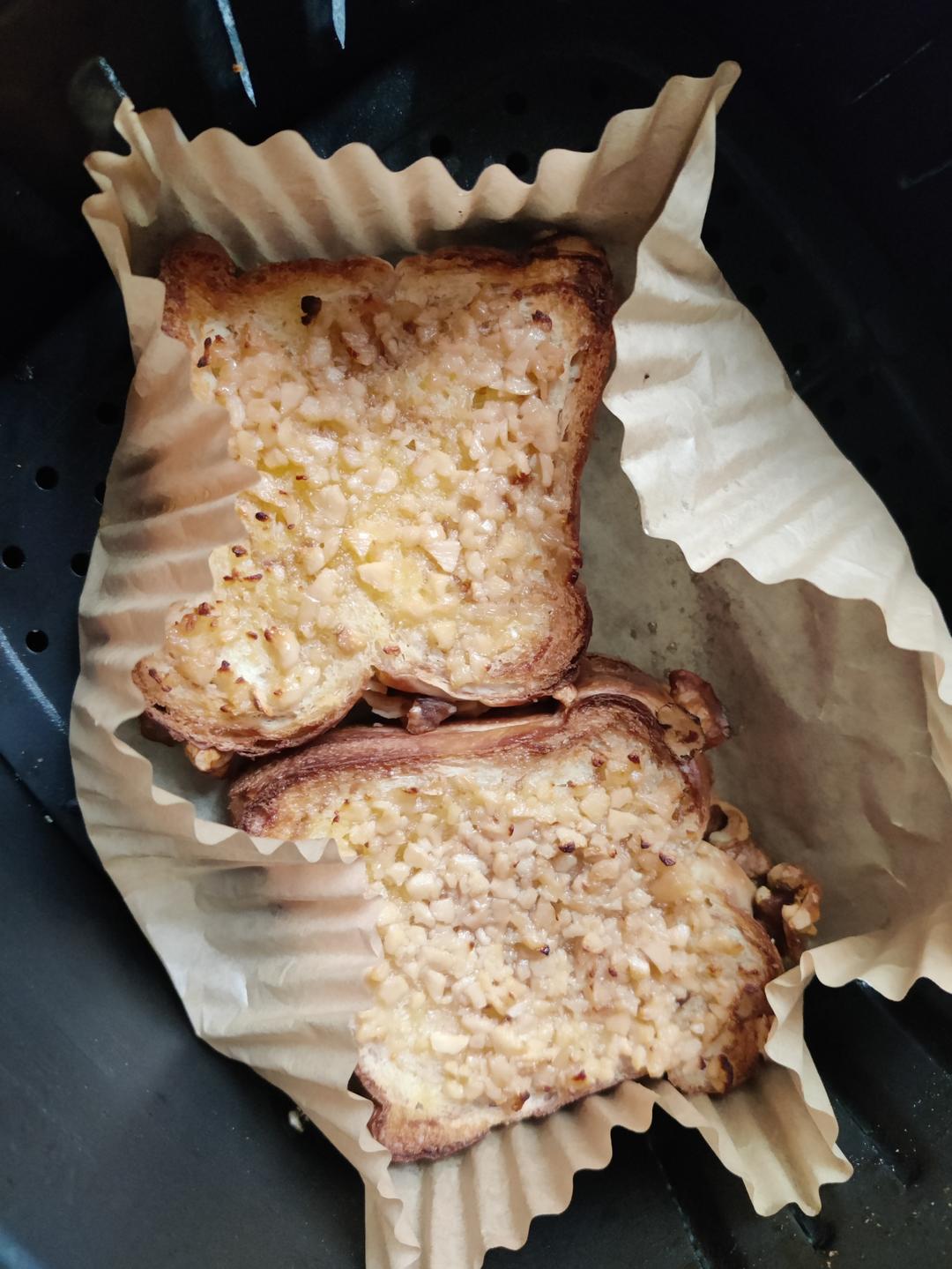 吃完还想啃手指的蒜香烤吐司面包