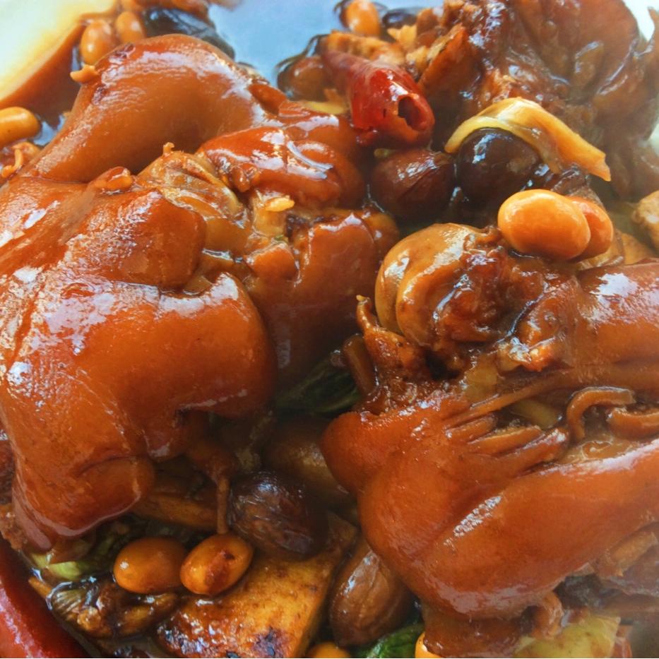 花生黄豆焖猪手