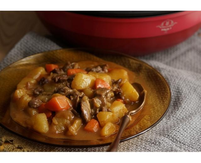 日式咖喱薯仔牛肉|马克西姆不粘锅的做法